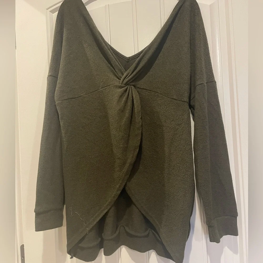Open Back Sweater - Picture 2 of 5